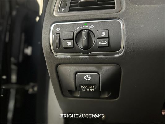 Volvo XC70 2.0 D4 FWD Momentum 181pk 2014 (Origineel-NL) Automaat, 2-XLB-00