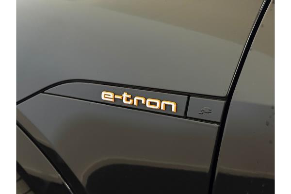 Audi e-tron 55 Advanced edition Quattro 95 kWh 2021 (Origineel-NL), N-537-VD