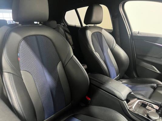 BMW 118i 1-serie Business Edition Plus M-pakket 136pk 2021 (Origineel-NL) 1-Serie, L-737-DN