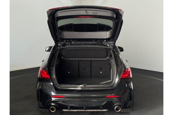 BMW M135 i Business Edition xDrive 306pk 2021 (Origineel-NL) 1-Serie, N-977-HZ