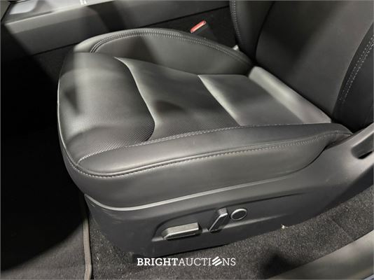 Tesla Model 3 RWD Highland 19 inch 60 kWh 283pk 2023 (Origineel-NL), X-156-DB