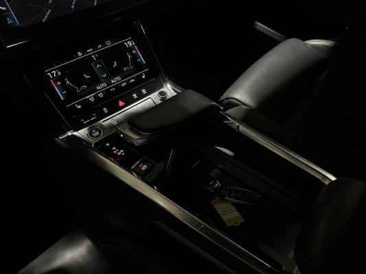 Audi e-tron 55 Quattro S Edition 95 kWh 408pk 2022 (Origineel-NL+1e eigenaar), R-708-BR