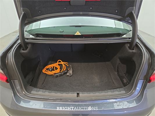BMW 320i 3-serie Executive Edition 184pk 2019 (Origineel-NL) 3-Serie, XT-203-T