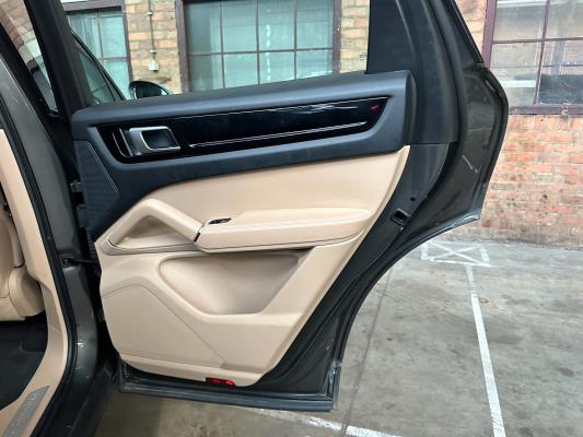 Porsche Cayenne Coupe 3.0 V6 E-Hybrid Sport-Chrono 462pk 2020, GTF-64-G
