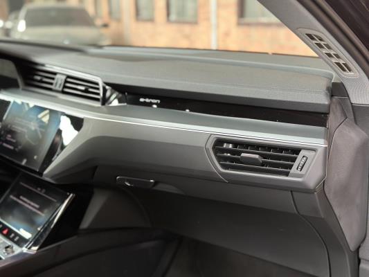 Audi E-tron 50 quattro Business edition 71 kWh 313pk 2020 (Origineel-NL+ 1e eigenaar), J-695-PX