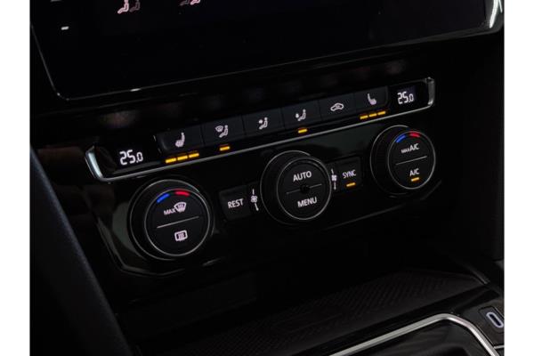 Volkswagen Passat Elegance Business R 1.5 TSI 150pk 2020 (Origineel-NL), H-005-BZ