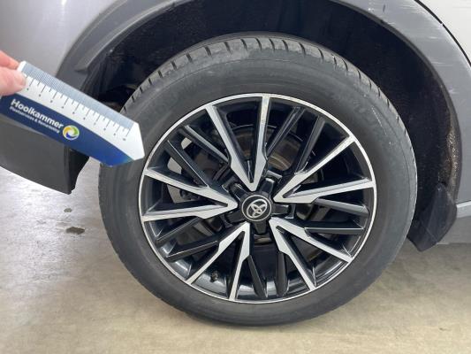 Toyota C-HR Hybrid Executive 1.8 170pk 2017, P-886-JB