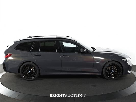 BMW 320e Touring M Sport 272pk 2022 (Origineel-NL) 3-Serie, R-267-NT