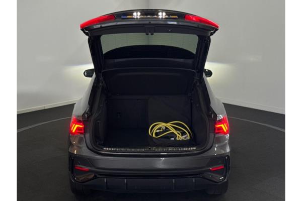 Audi Q3 45 e S Edition TFSI 266pk 2022 (Origineel-NL), P-122-PB