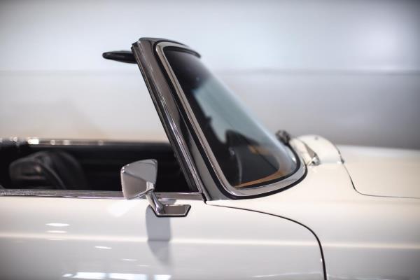 Mercedes-Benz 280 SL Pagode – Handgeschakeld – EU-uitvoering – 2.8 liter zes-in-lijn. 