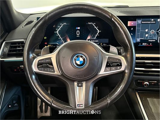 BMW 330e Touring 292pk 2023 (Origineel-NL) 3-Serie, T-265-ND