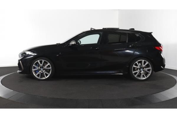 BMW M135 i Business Edition xDrive 306pk 2021 (Origineel-NL) 1-Serie, N-977-HZ