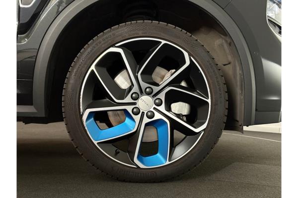 Lynk & Co 01 1.5 261pk 2024 (Origineel-NL), Z-915-RF