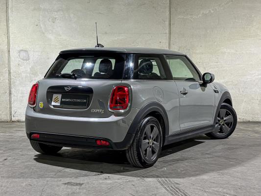MINI Cooper Electric Essential 33 kWh 184pk 2021 F56 (Origineel-NL), L-232-DH