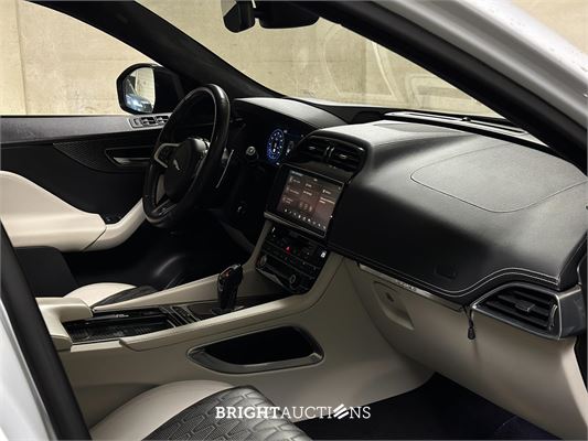 Jaguar F-Pace 5.0 V8 S/C AWD SVR 551pk 2019, T-214-ZB