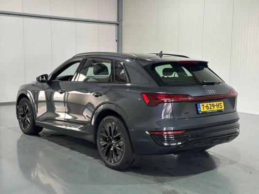 Audi Q8 e-tron 50 quattro Advanced Edition 95 kWh 340pk 2023 (Origineel-NL), T-629-HS