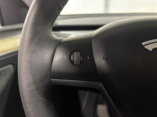 Tesla Model Y RWD 58 kWh 238pk 2023 (Origineel-NL), S-987-PT