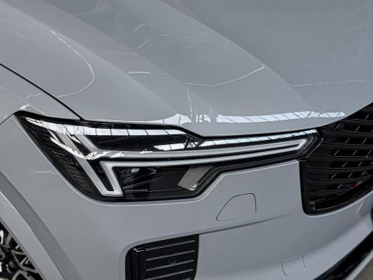 Volvo XC90 T8 AWD Plus Dark 457pk 2025 7-Persoons (1.100 KM) Fabrieksgarantie
