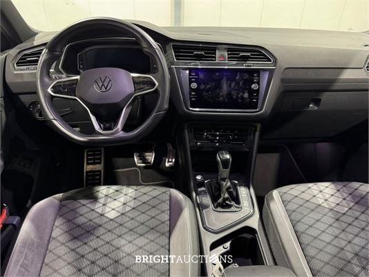 Volkswagen Tiguan eHybrid R-Line Business 1.4 TSI 265pk 2023 (Origineel-NL), S-332-LX