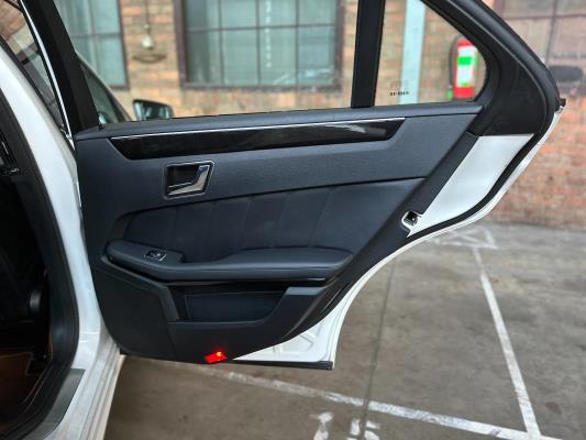 Mercedes-Benz E63 AMG 6.3 V8 -CARBON- 525pk 2010 (Origineel-NL), 47-LKB-6