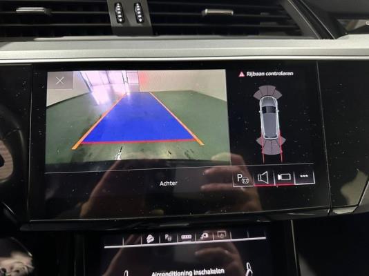 Audi Q8 e-tron 50 quattro Advanced Edition 95 kWh 340pk 2023 (Origineel-NL), T-629-HS