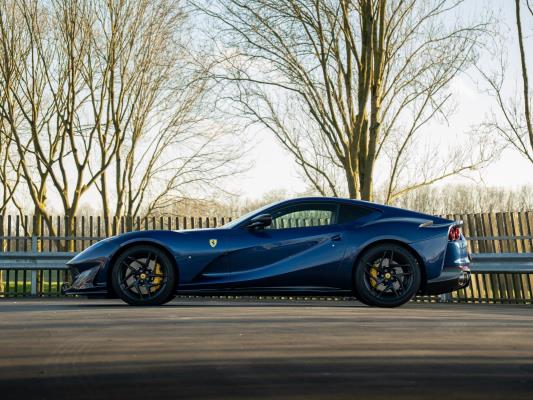 Ferrari 812 Superfast 6.5 V12 HELE -CARBON- 796pk 2020