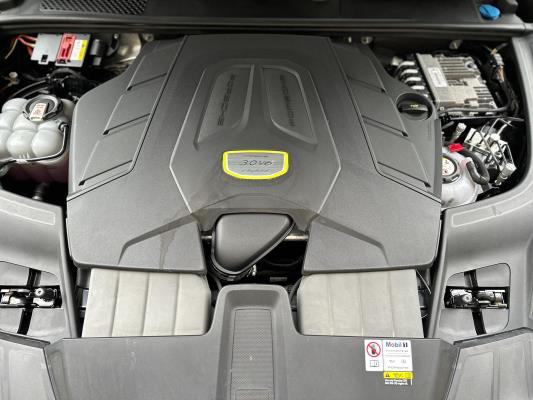 Porsche Cayenne E-Hybrid Platinum Edition 3.0 V6 462pk 2023 (Origineel-NL), NL-kenteken