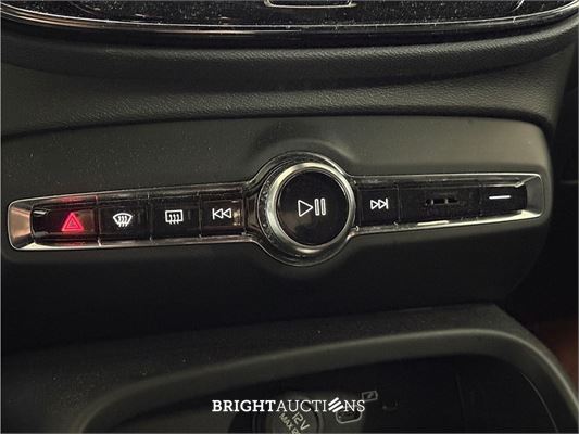Volvo XC40 Single Motor Core 69 kWh 2024 (Origineel-NL), X-090-PJ