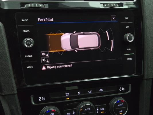 Volkswagen Golf Highline Business R 1.5 TSI 150pk 2019 (Origineel-NL), XG-637-X