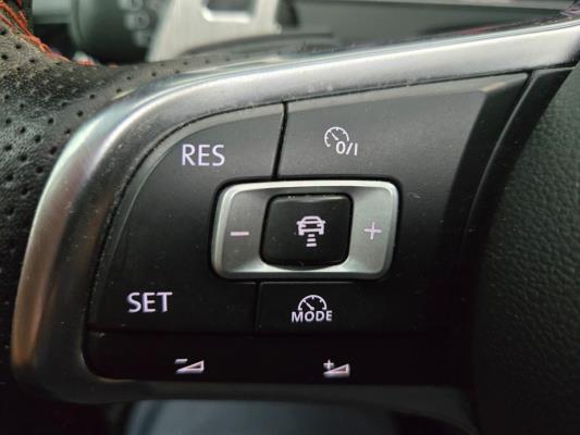 Volkswagen Golf GTI Performance 2.0 TSI 245pk 2017, L-416-LR