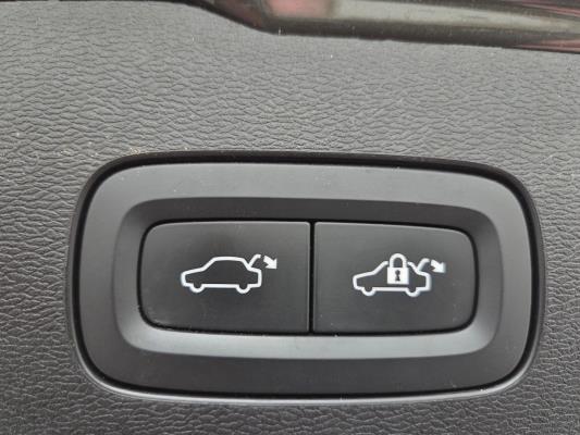 Volvo V60 T6 Recharge R-Design 2.0 AWD 398pk 2022 (Origineel-NL), P-467-DX