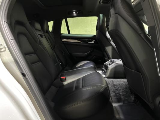 Porsche Panamera Sport Turismo  4 E-Hybrid 2.9 V6 462pk 2018, L-703-KR