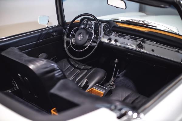 Mercedes-Benz 280 SL Pagode – Handgeschakeld – EU-uitvoering – 2.8 liter zes-in-lijn. 