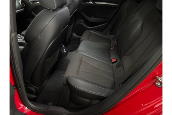 Audi A3 Limousine 35 CoD Advance Sport TFSI 150pk 2019 (Origineel-NL), ZL-485-D