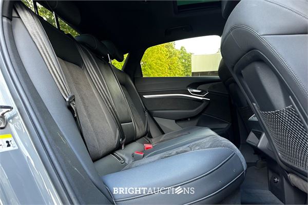 Audi e-tron Sportback 50 S edition Quattro 71 kWh 313pk 2021, T-261-RR