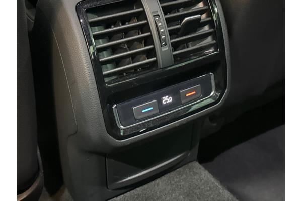 Volkswagen Passat Elegance Business R 1.5 TSI 149pk 2020 (Origineel-NL), H-005-BZ