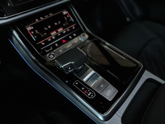 Audi Q8 55 TFSIe Quattro 3.0 V6 S-Line -NIEUW- 394PK 2025 Plug-In Hybrid (Fabrieksgarantie)
