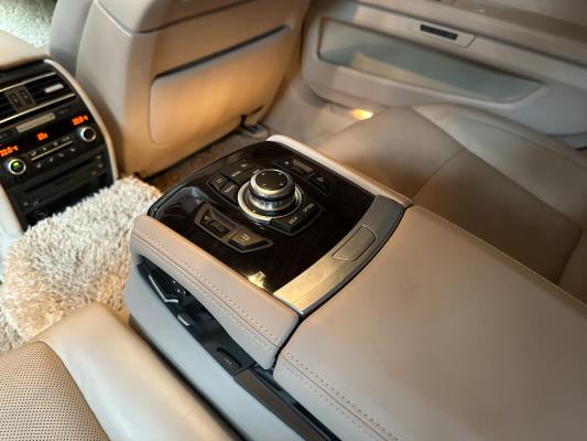 BMW ActiveHybrid7 F04 4.4 V8 465pk 2011