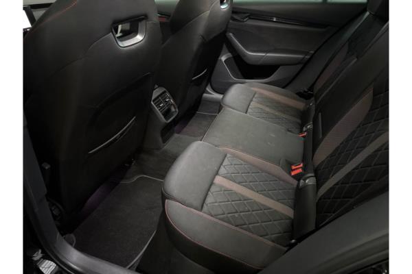 Škoda Octavia Combi RS iV PHEV Business 1.4 TSI 258pk 2021 (Origineel-NL), N-280-KK