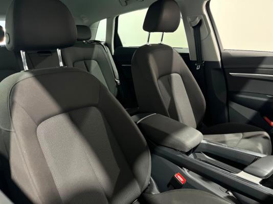Audi e-tron 55 Business edition Quattro 95 kWh 408pk 2021 (Origineel-NL), L-079-HT