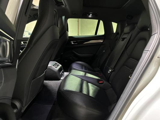 Porsche Panamera Sport Turismo  4 E-Hybrid 2.9 V6 462pk 2018, L-703-KR