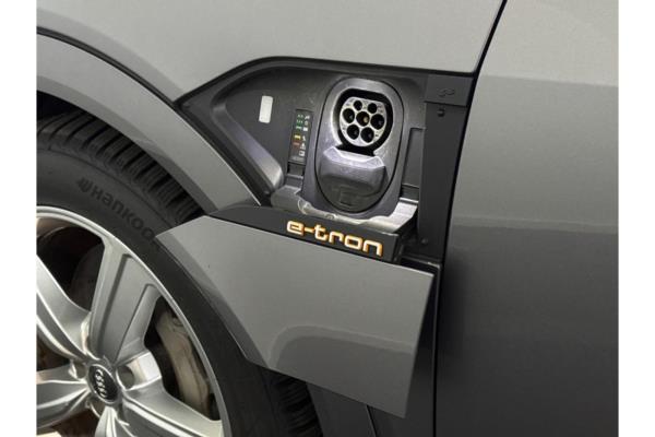 Audi e-tron 50 Launch edition plus Quattro 71 kWh 313pk 2020 (Origineel-NL), J-383-NL