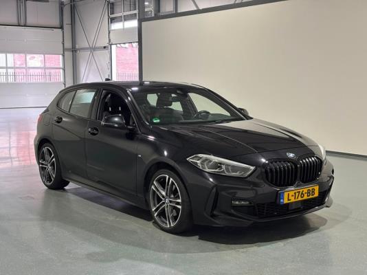 BMW 118i 1-serie Business Edition Plus M-pakket 136pk 2021 (Origineel-NL) 1-Serie, L-176-BB