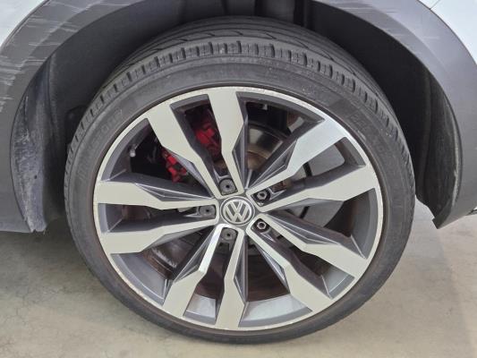 Volkswagen T-Roc Sport Business R 1.5 TSI 150pk 2019, L-422-GX