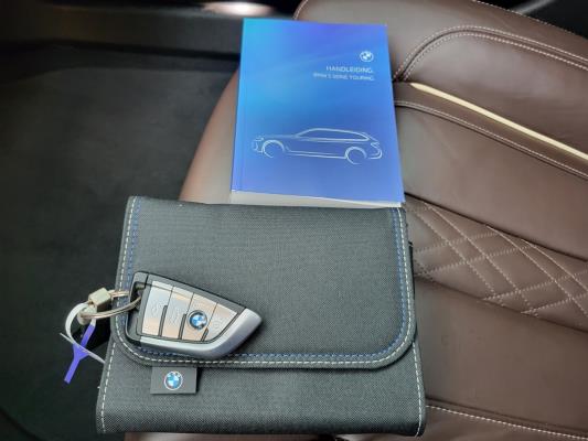 BMW 520i 5-serie Touring Business Edition Plus 184pk 2023 (Origineel-NL) 5-Serie, S-218-VX