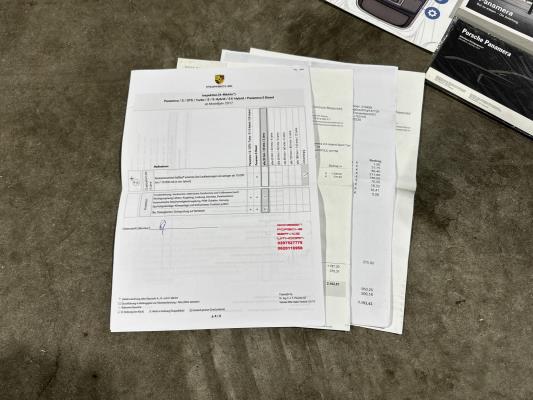 Porsche Panamera Sport Turismo  4 E-Hybrid 2.9 V6 462pk 2018, L-703-KR