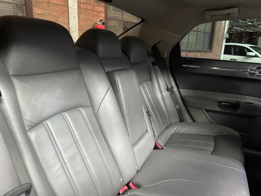 Chrysler 300C HEMI 5.7 V8 340PK 2005 