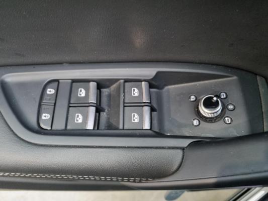 Audi Q5 40 S edition TFSI 204pk 2022 (Origineel-NL), R-941-RS