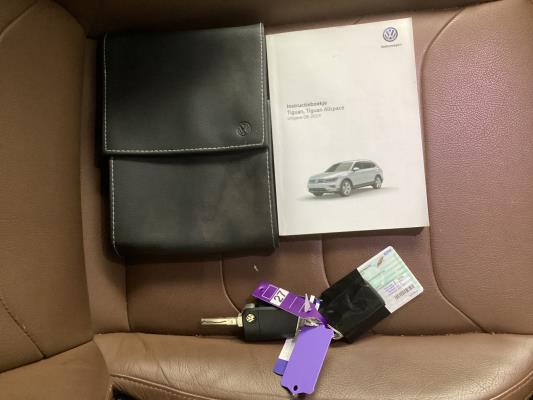 Volkswagen Tiguan Allspace Highline 1.5 TSI 150pk 2020 (Origineel-NL), H-637-JB