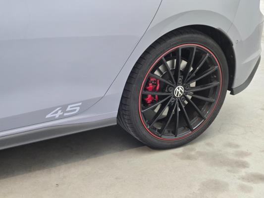 Volkswagen Golf GTI 45 Jahre Edition 2.0 TSI 301pk 2022, T-520-ZK